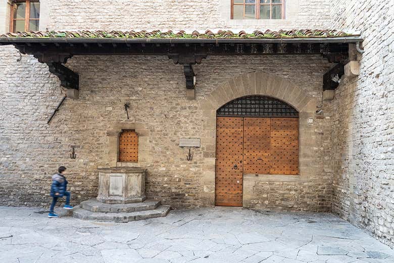 Na Casa Dante